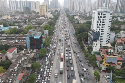 Hà Nội: Đường phố kẹt cứng trước kỳ nghỉ dài ngày