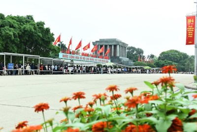 Hà Nội tổ chức 9 điểm trông giữ xe phục vụ người dân vào Lăng Bác