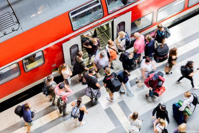 Đức bán vé giao thông công cộng giá rẻ, bất chấp áp lực chi phí