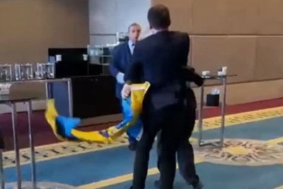 [Video]Quan chức Nga, Ukraine ẩu đả tại hội nghị quốc tế 