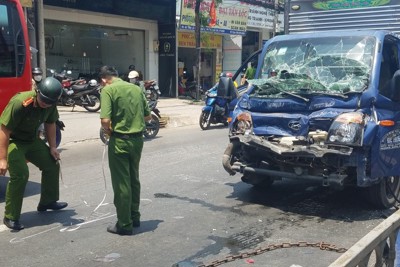 Tai nạn giao thông ngày 6/5/2023: 3 xe tải tông liên hoàn