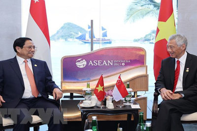 Thủ tướng Phạm Minh Chính gặp Thủ tướng Singapore Lý Hiển Long 