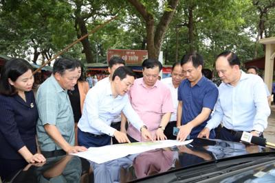 Thường trực Thành ủy Hà Nội khảo sát thực tế tại làng cổ Đường Lâm