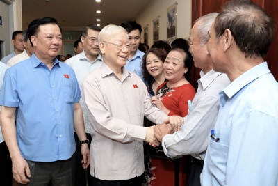 Tổng Bí thư Nguyễn Phú Trọng tiếp xúc cử tri 3 quận của Hà Nội