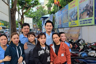 Liên đoàn Lao động  TP Hồ Chí Minh tặng 10.000 suất quà trong “Tháng công nhân”