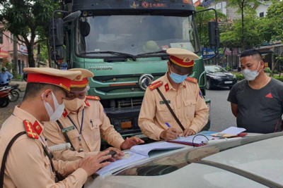 Hà Nội: Xử lý 524 trường hợp vi phạm Luật Giao thông đường bộ