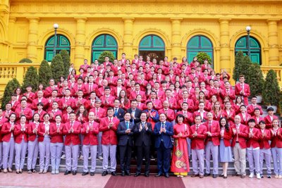 Chủ tịch nước Võ Văn Thưởng biểu dương các "gương mặt vàng" tại SEA Games 32