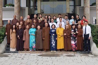 Quận Tây Hồ gặp mặt chức sắc Phật giáo nhân dịp Đại lễ Phật đản