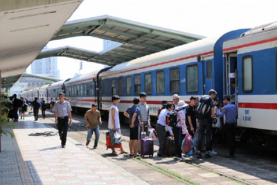 Đường sắt tăng tàu du lịch Sài Gòn - Nha Trang, áp dụng giảm giá vé