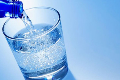7 lợi ích của nước khoáng có gas đối với sức khỏe