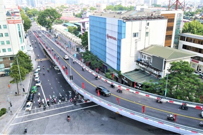 Ngắm cầu vượt chữ C gần 150 tỷ đồng vừa mới thông xe ở Hà Nội
