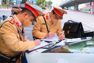 Hà Nội: Phát hiện, xử lý 463 trường hợp vi phạm giao thông ngày 2/7/2023