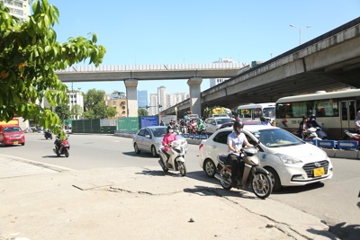Điều chỉnh rào chắn trên đường Nguyễn Trãi