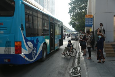 Xe buýt Hà Nội vận chuyển 13,8 triệu lượt hành khách