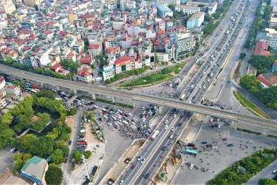 Hà Nội: Nút giao Mai Dịch giảm nhiệt ùn tắc