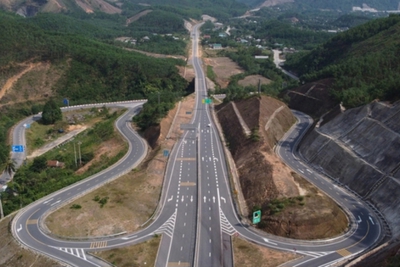 Tháo gỡ khó khăn triển khai các dự án đường bộ cao tốc