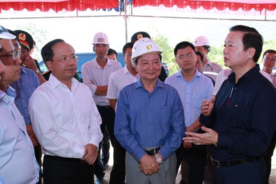 Phó Thủ tướng Trần Hồng Hà kiểm tra dự án cao tốc Bắc-Nam phía đông