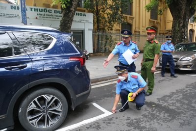 Hà Nội: Thanh tra giao thông xử lý 557 trường hợp trông giữ xe trái phép
