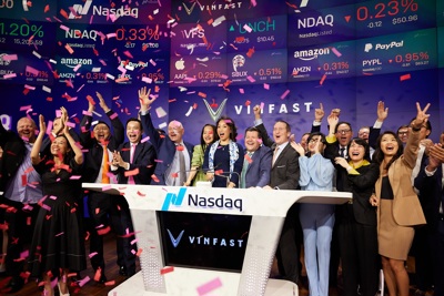 Cổ phiếu VinFast tăng vọt, vốn hóa hơn 85 tỷ USD vượt nhiều “gã khổng lồ”