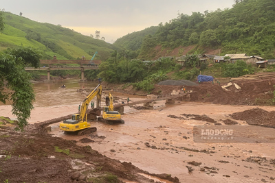 Điện Biên: Cầu tạm được xây dựng khẩn cấp sau mưa lũ