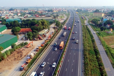 Cho phép xe tuyến cố định được hoạt động trên đường cao tốc mới khai thác