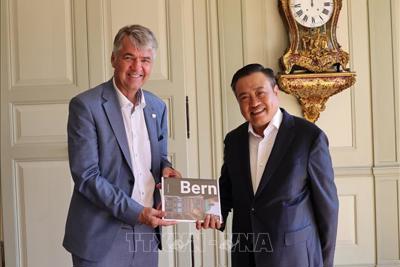 Chủ tịch UBND thành phố Hà Nội thăm và làm việc tại Thụy Sĩ
