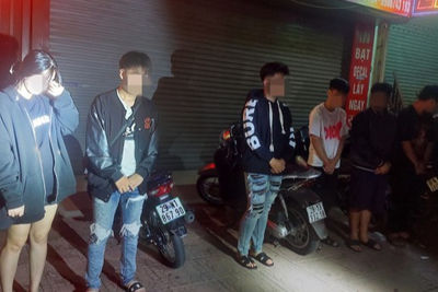 Hà Nội: Cảnh sát hóa trang phát hiện, xử lý 21 “quái xế” trong ngày 16/10