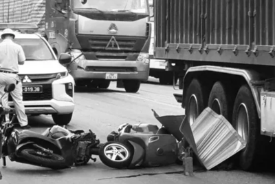 Tai nạn giao thông mới nhất 20/10/2023: Xe đầu kéo cán một người tử vong