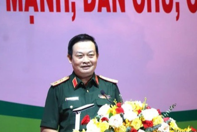 Kéo dài thời gian giữ chức vụ đối với Phó Đô đốc Trần Hoài Trung