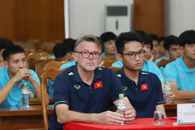 HLV Philippe Troussier:"Không dễ dàng vượt qua thành tích trong quá khứ của tuyển Việt Nam"