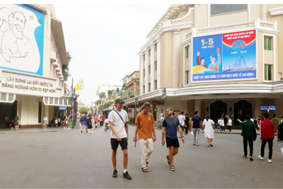 Năm 2024, Việt Nam đặt mục tiêu đón đón 17-18 triệu lượt khách quốc tế 
