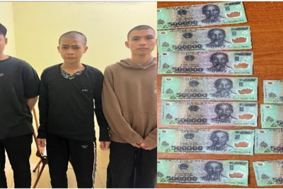 Công an huyện Sóc Sơn bắt quả tang nhóm đối tượng lưu hành tiền giả