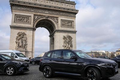 Paris tăng phí đậu xe, thêm kinh nghiệm cho nhiều thành phố