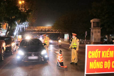 Hà Nội: Tước giấy phép lái xe của 55 tài xế vi phạm giao thông ngày 20/2