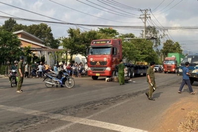 Chuyển hướng không quan sát, người phụ nữ bị xe đầu kéo đâm tử vong