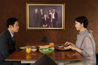 Nghịch lý phim "Cái giá của hạnh phúc" đứng đầu phòng vé Việt