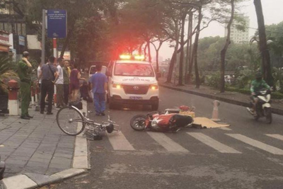 Hà Nội: một phụ nữ tử vong do đi xe máy phóng nhanh, phanh gấp