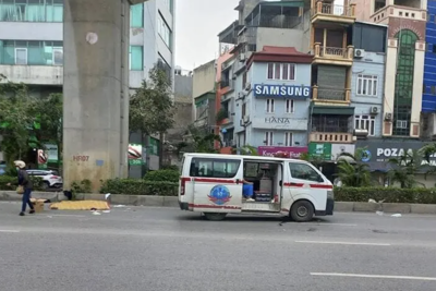 Hà Nội: 2 thiếu niên đi xe máy điện thương vong, nghi do tự ngã
