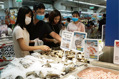 Hệ thống siêu thị Hà Nội hỗ trợ người tiêu dùng vượt "bão" tăng giá