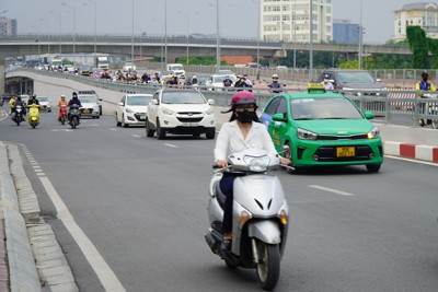 Cầu vượt Mai Dịch: giao thông thuận lợi