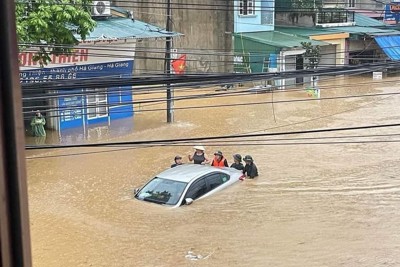 Toàn cảnh TP Hà Giang ngập úng, sạt lở đất, ách tắc giao thông