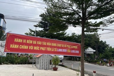 Xảy ra 75 vụ ném đất, đá lên tàu trong 6 tháng đầu năm 2024