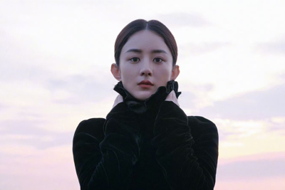 Triệu Lệ Dĩnh hợp tác với đạo diễn nổi tiếng Phùng Tiểu Cương, lên bìa Cosmopolitan