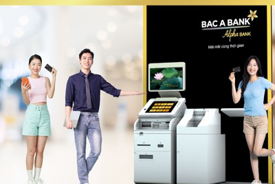 Khách hàng Bac A Bank mở và nhận thẻ nhanh ngay tại Kiosk Bank