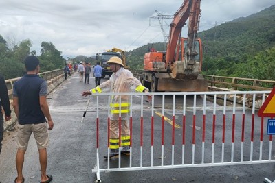 Triển khai phương án bảo đảm giao thông, bảo vệ hạ tầng ứng phó bão Yagi