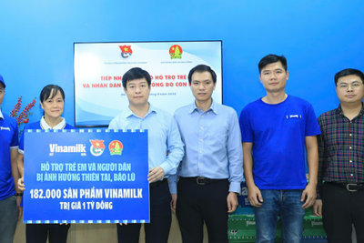 Vinamilk hỗ trợ 550.000 sản phẩm sữa, nước cho trẻ em, người dân vùng bão lũ