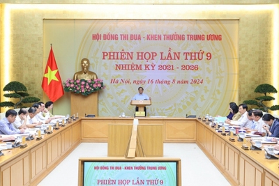 Đẩy mạnh phong trào thi đua lập thành tích chào mừng Đại hội đảng các cấp