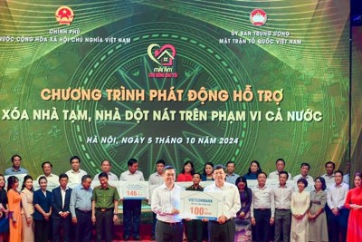 Vietcombank hưởng ứng chương trình xóa nhà tạm, nhà dột nát trên cả nước