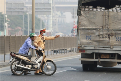 Hà Nội: phát hiện 949 trường hợp vi phạm Luật giao thông ngày 30/11