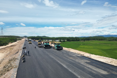 Cần hoàn thành thêm khoảng 1.000 km đường cao tốc trong năm 2025